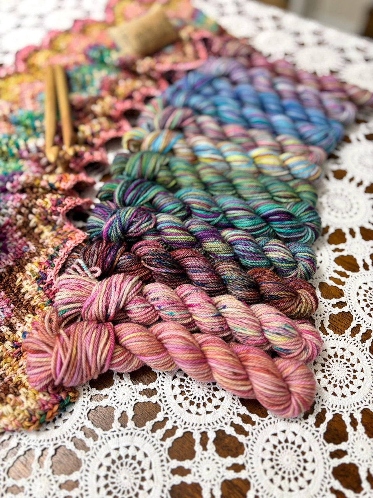 Mermaids Keep Deluxe Pack – 12 Mini Skeins + 100g Skein Hand Dyed Merino, 8ply, 752m, 75% Merino 25% Recycled Nylon