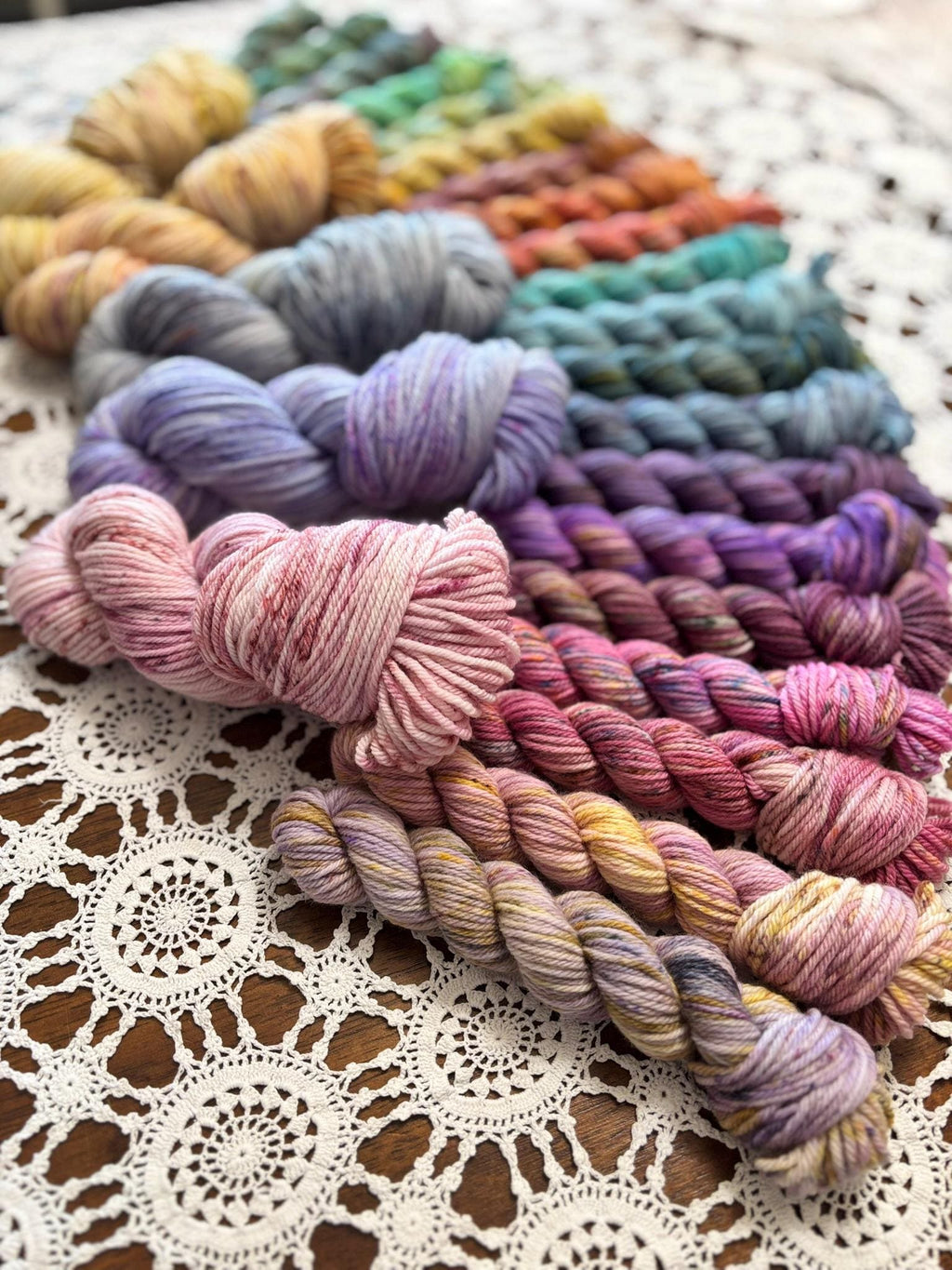 Colour Pop Mega Blanket Bits Deluxe Pack – 20 Mini Skeins + 5 x 50g Skeins Hand Dyed Merino, 8ply, 752m, 75% Merino 25% Nylon