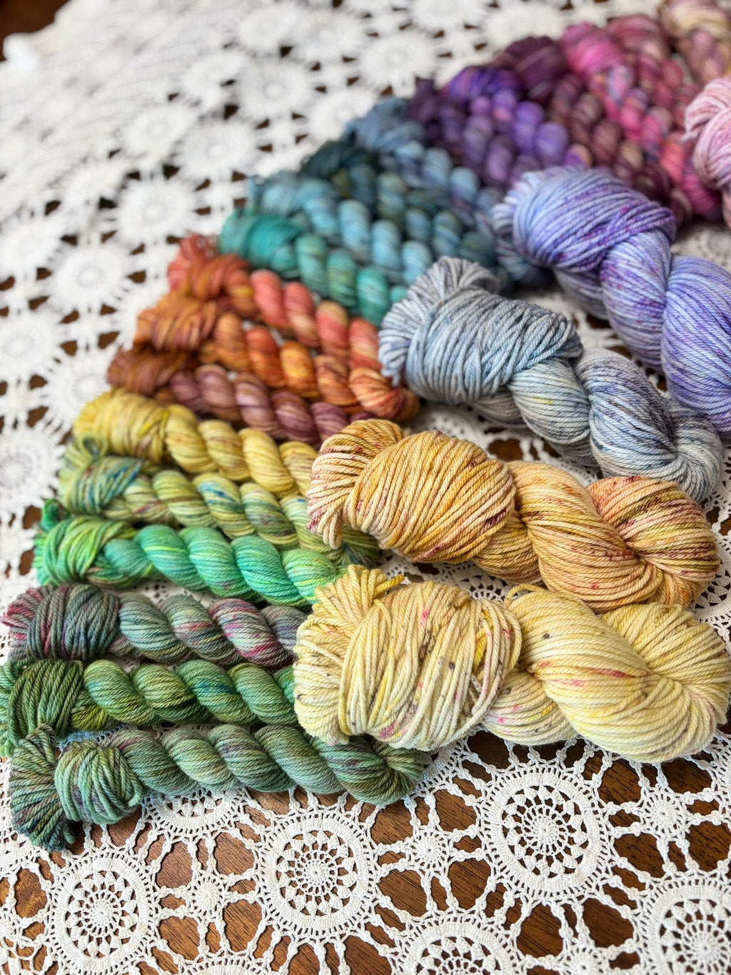 Colour Pop Mega Blanket Bits Deluxe Pack – 20 Mini Skeins + 5 x 50g Skeins Hand Dyed Merino, 8ply, 752m, 75% Merino 25% Nylon
