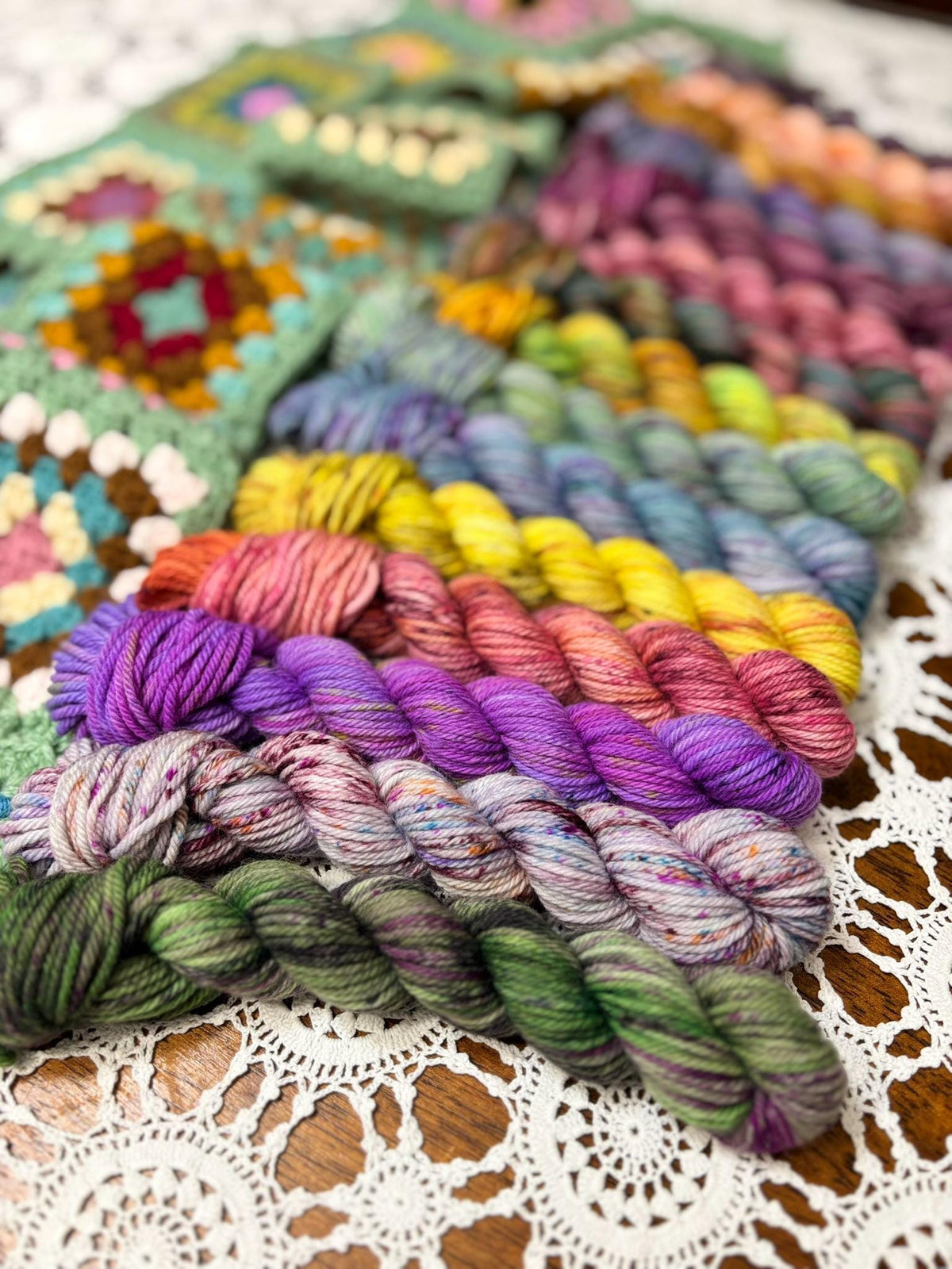 Colour Pop Blanket Bits Deluxe Pack – 15 Mini Skeins + 100g Skein Hand Dyed Merino, 8ply, 910m, 75% Merino 25% Nylon