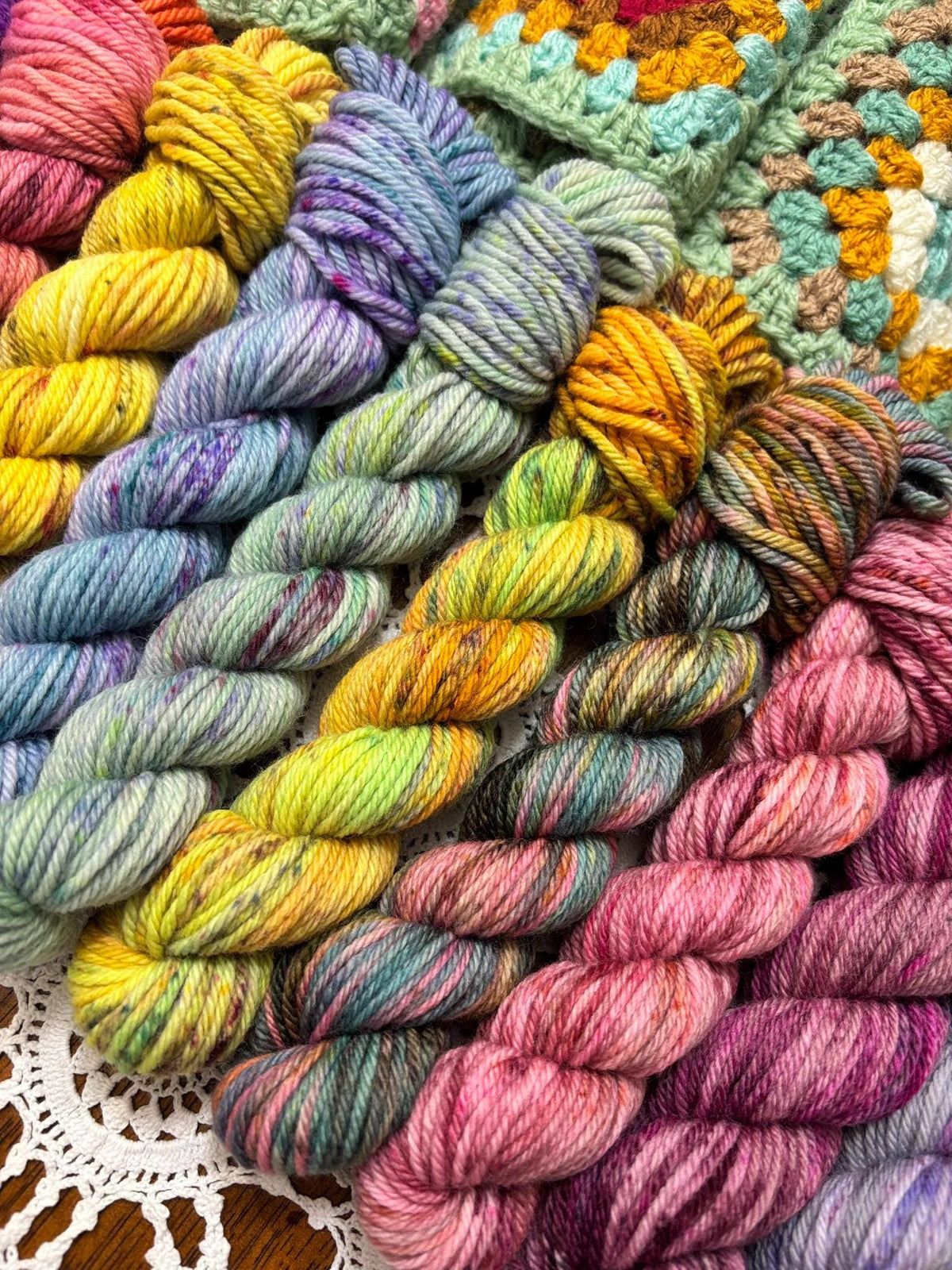 Colour Pop Blanket Bits Deluxe Pack – 15 Mini Skeins + 100g Skein Hand Dyed Merino, 8ply, 910m, 75% Merino 25% Nylon