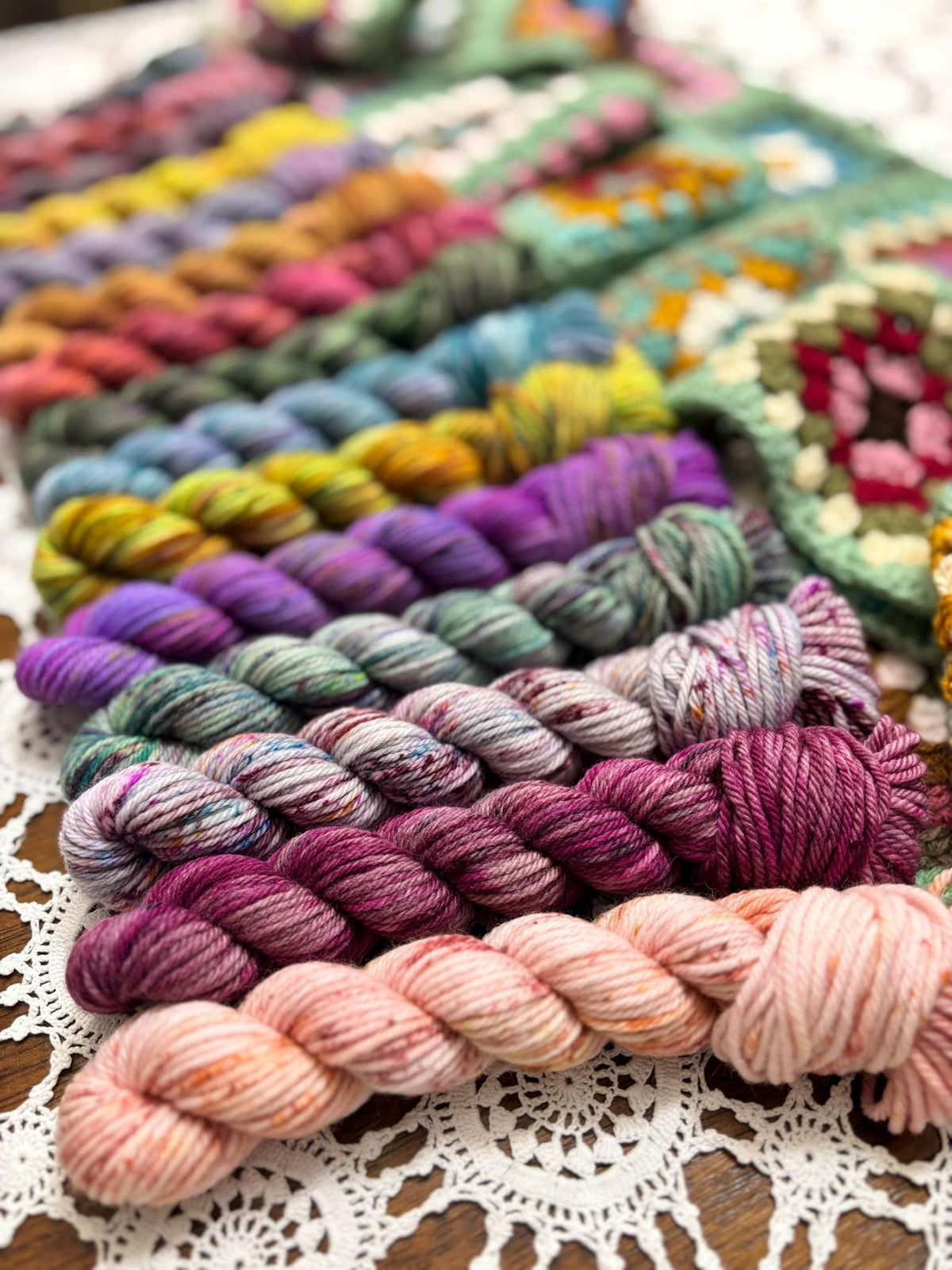 Colour Pop Blanket Bits Deluxe Pack – 15 Mini Skeins + 100g Skein Hand Dyed Merino, 8ply, 910m, 75% Merino 25% Nylon