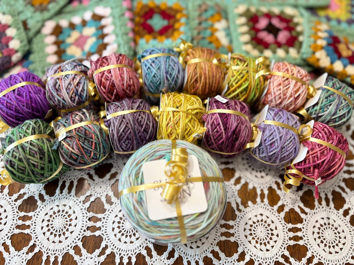 Colour Pop Blanket Bits Deluxe Cake Pack – 15 Mini Skeins + 100g Skein Hand Dyed Merino, 8ply, 910m, 75% Merino 25% Nylon