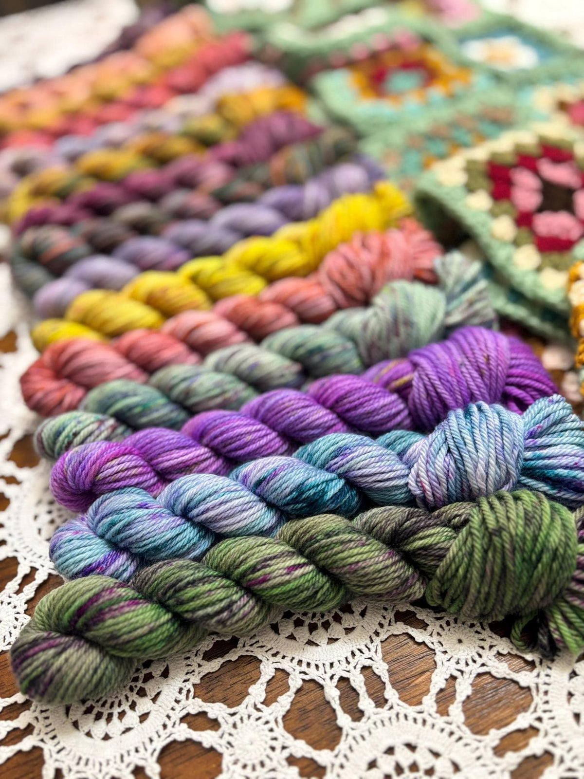 Colour Pop Blanket Bits Deluxe Pack – 15 Mini Skeins + 100g Skein Hand Dyed Merino, 8ply, 910m, 75% Merino 25% Nylon