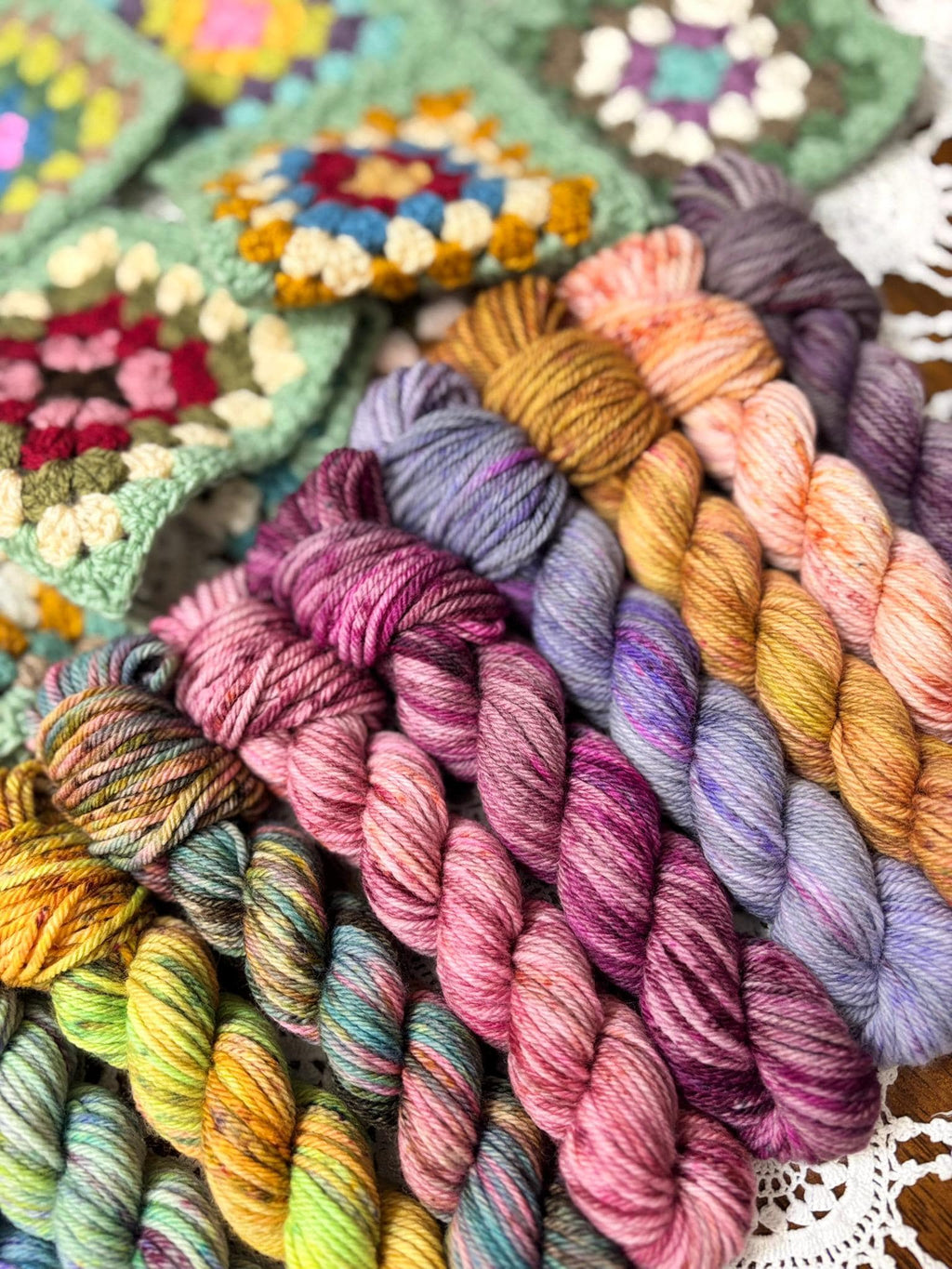 Colour Pop Blanket Bits Deluxe Pack – 15 Mini Skeins + 100g Skein Hand Dyed Merino, 8ply, 910m, 75% Merino 25% Nylon