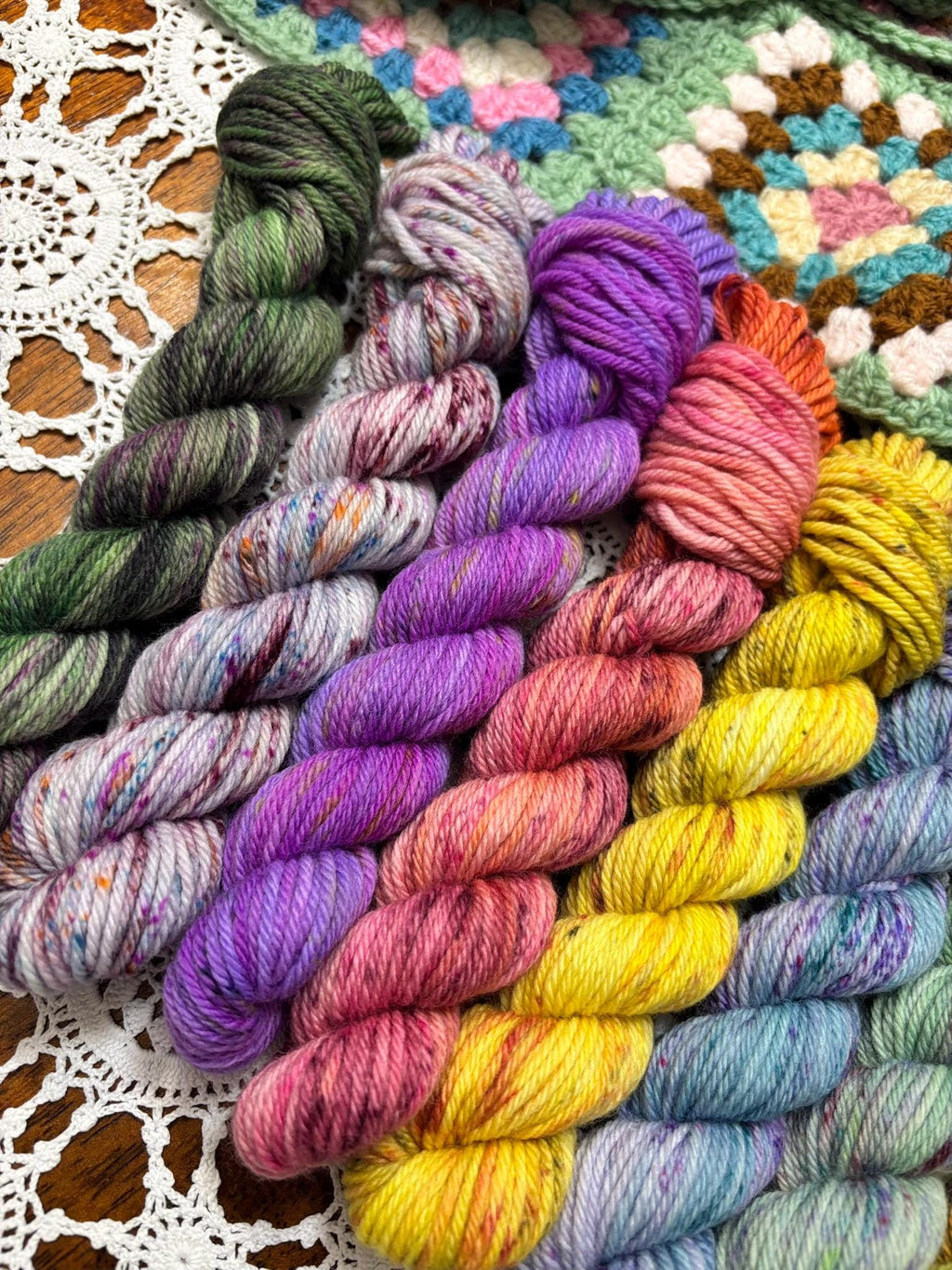 Colour Pop Blanket Bits Deluxe Pack – 15 Mini Skeins + 100g Skein Hand Dyed Merino, 8ply, 910m, 75% Merino 25% Nylon