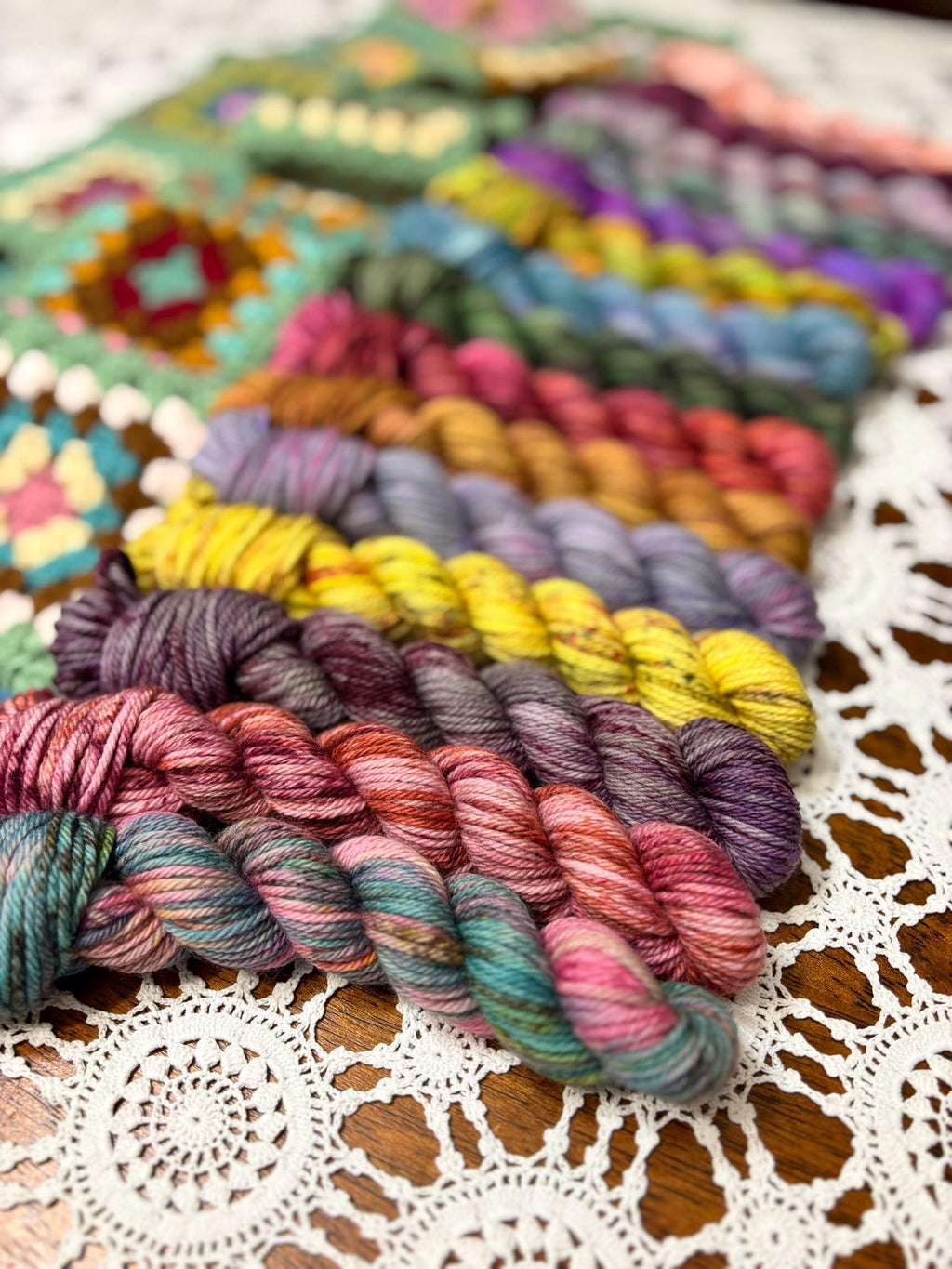 Colour Pop Blanket Bits Deluxe Pack – 15 Mini Skeins + 100g Skein Hand Dyed Merino, 8ply, 910m, 75% Merino 25% Nylon
