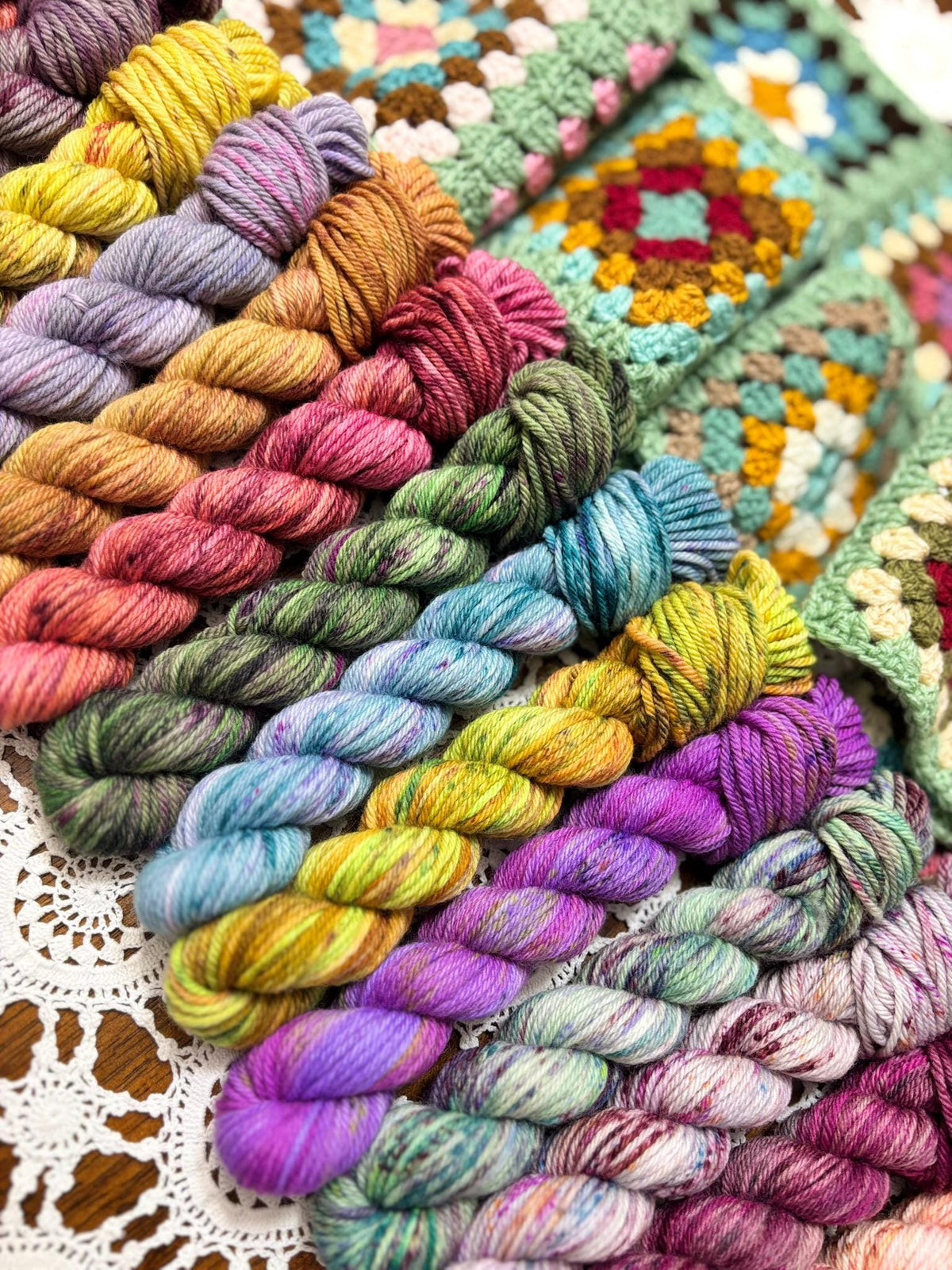 Colour Pop Blanket Bits Deluxe Pack – 15 Mini Skeins + 100g Skein Hand Dyed Merino, 8ply, 910m, 75% Merino 25% Nylon