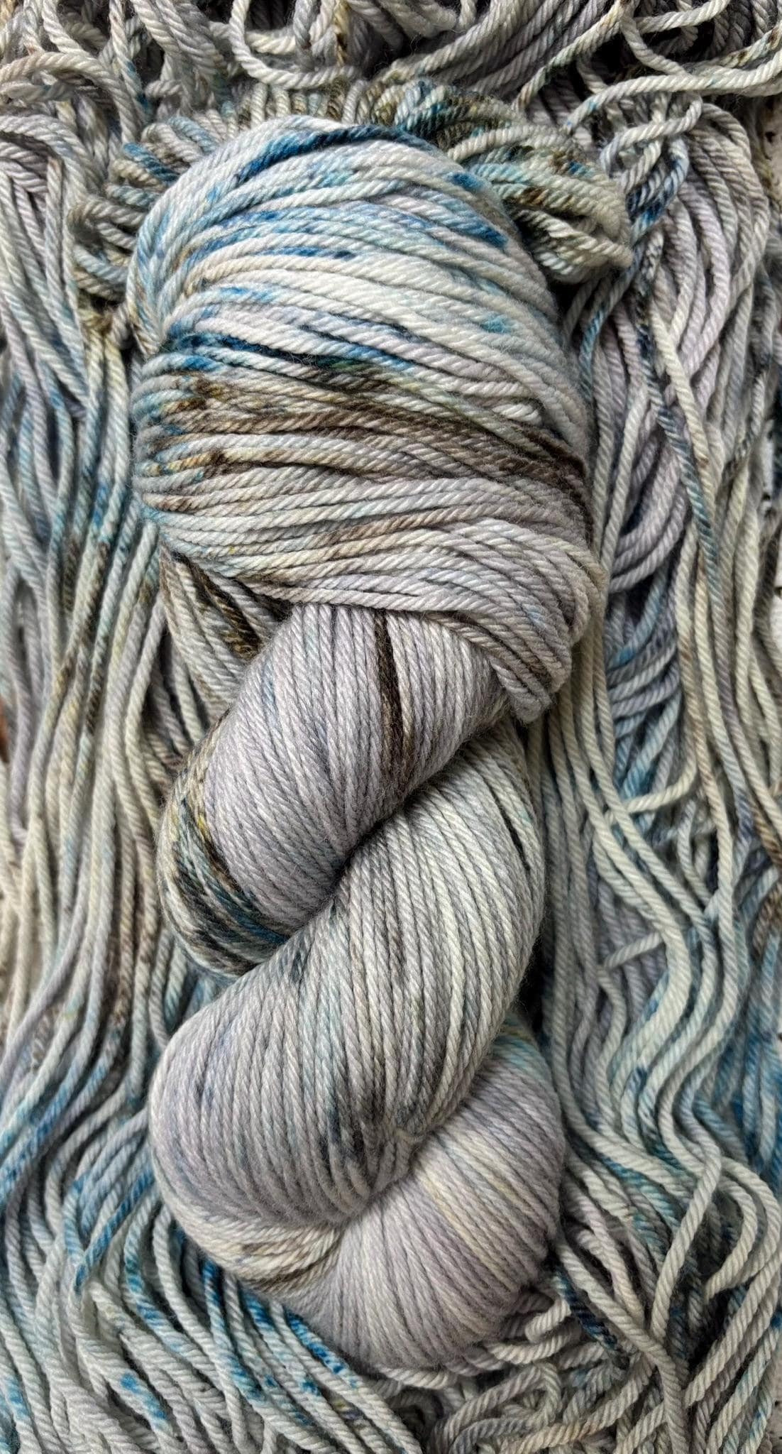 Earl Grey – 1 x 100g Skein Hand Dyed Merino Yarn, 8ply, 225m, 75% Merino 25% Nylon